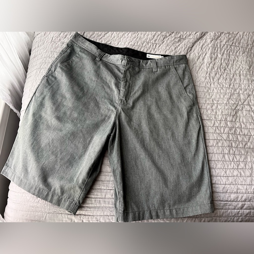 Volcom / Casual & Board Shorts / Grey / US 36 REG